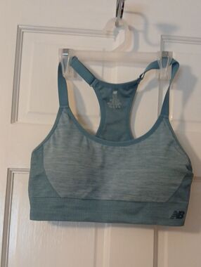 New Balance Women's Seamless Light Blue Sports Bra